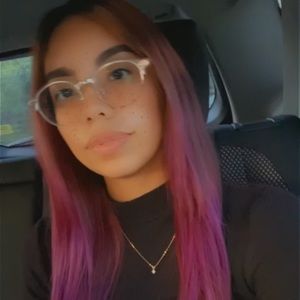 Meet your Posher, Estefany